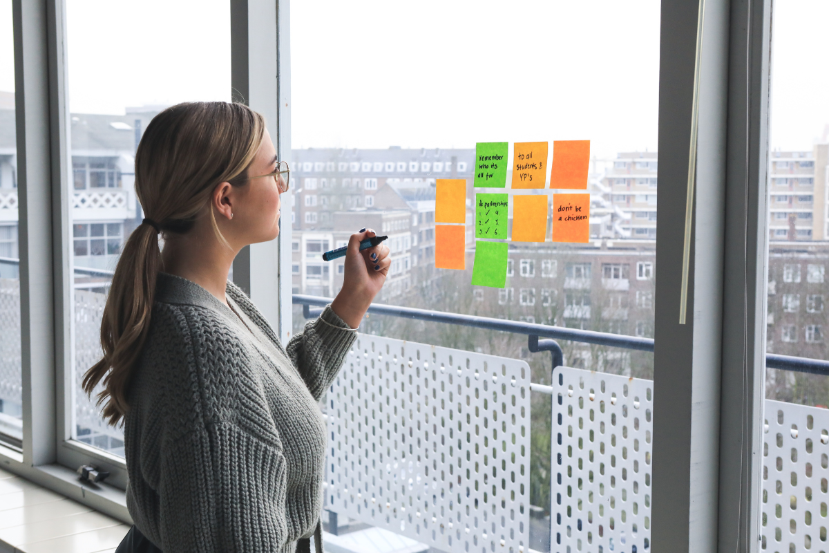Careers-often-arent-straight-lines.-So-why-do-we-still-treat-them-like-they-should-be_Dr. Kerstin Brehm Newsletter_The Friday Fix